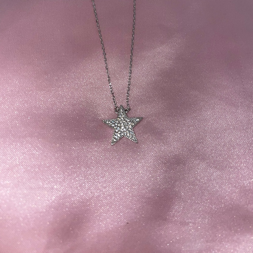 Silver Star Necklace ⭐️